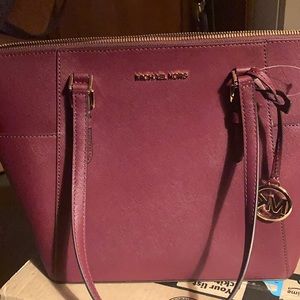 Michael Kors purse (Tote) Never used